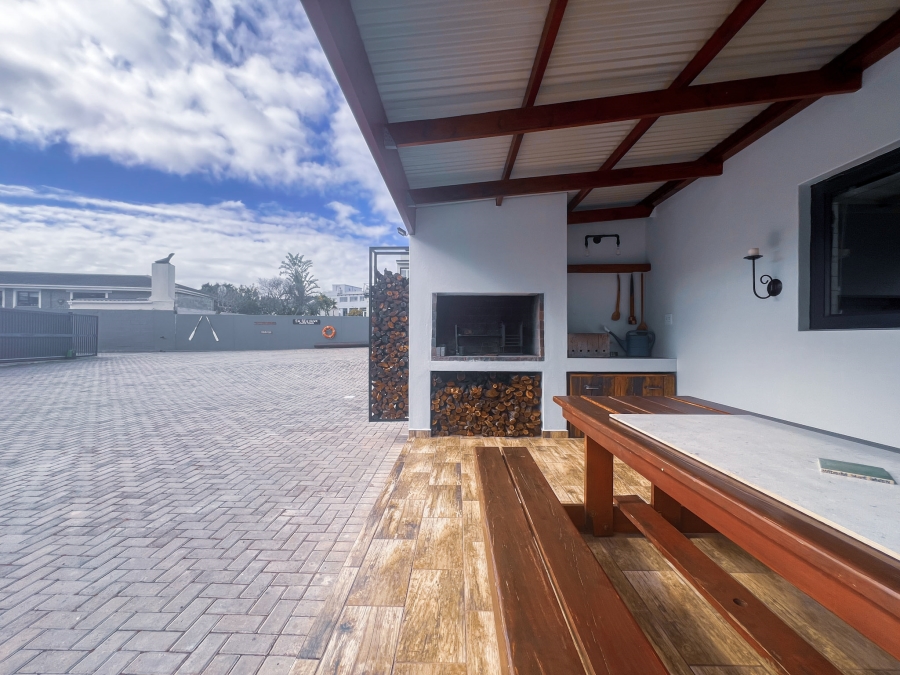 5 Bedroom Property for Sale in Myburgh Park Western Cape